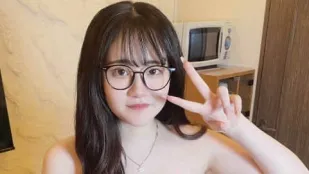FC2PPV-4653783 安娜的白色皮膚