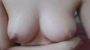 FC2PPV-4656223 溫柔白皙黑髮G罩杯聖乳
