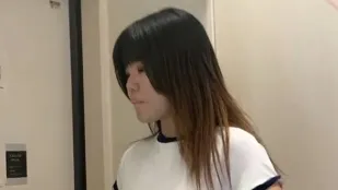 FC2PPV-4843612 上京18歳生挿入膣內清掃