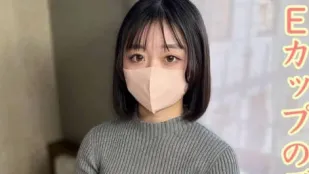 FC2PPV-4669304 大屁股女大學生被抓住頭拍打屁股