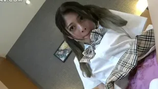 FC2PPV-3192954 羞澀美眉首拍處女失身