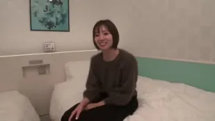 FC2PPV-4480369 美女人妻實在受不了和老公的無性關係