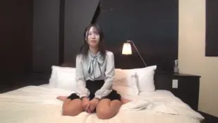 FC2PPV-4586357 街頭問卷誘入酒店盡享纖細光滑美肌