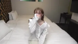 FC2PPV-3038578 白晳美麗的網紅女孩