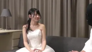 FC2PPV-3237415 聖潔婚紗服侍人裸體盛宴美又香
