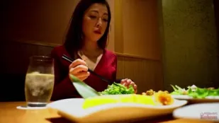 FC2PPV-1750571 我在酒吧被一位超級漂亮的已婚女士搭訕