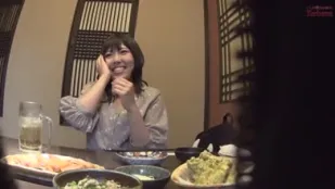 FC2PPV-1761826 酒吧遇到了活潑開朗的美女