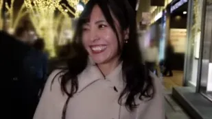 FC2PPV-4564870 狂噴潮美女魔性生插中出
