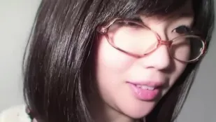 FC2PPV-1101931 無剪輯限時特惠瘦長巨乳少女清純系的膚色白皙大學生臉部噴射大量